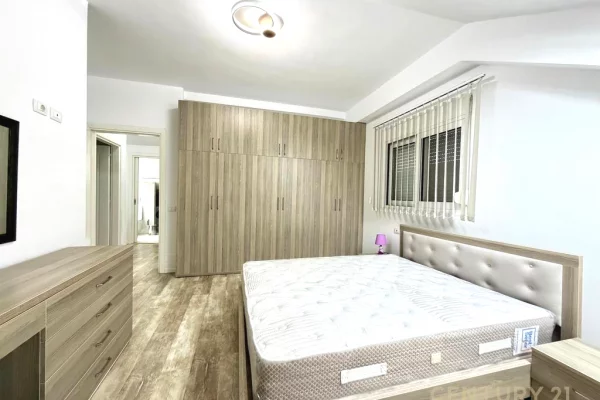 Shtepi me qera Duplex(shtepi me 2 kate) ne Tirane, 3+1, Mobilimi E mobiluar, Pagesa 1,200  Euro.