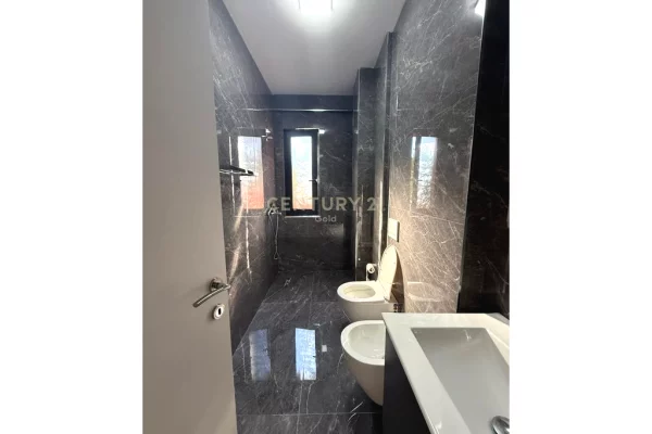 Shtepi me qera Apartament ne Tirane, 2+1, Mobilimi E mobiluar, Pagesa 900  Euro.