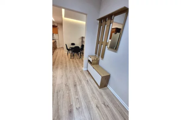 Shtepi ne shitje Apartament ne Tirane, 1+1, Mobilimi E mobiluar, Pagesa 135,000  Euro.