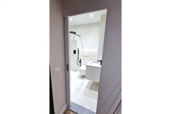 Shtepi ne shitje Apartament ne Tirane, 1+1, Mobilimi E mobiluar, Pagesa 135,000  Euro.