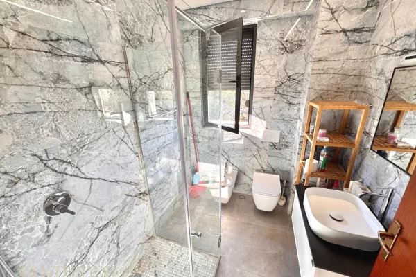 Shtepi me qera Apartament ne Tirane, 2+1, Mobilimi E mobiluar, Pagesa 1,500  Euro.