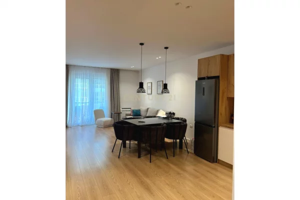 Shtepi me qera 2+1 ne Tirane - 800 Euro