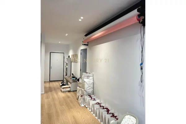 Shtepi me qera Apartament ne Tirane, 2+1, Mobilimi E mobiluar, Pagesa 800  Euro.