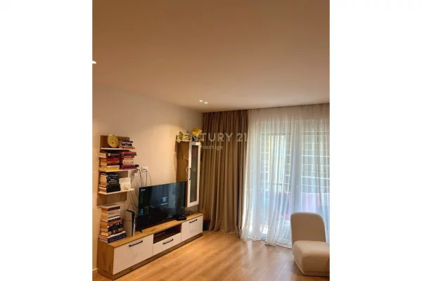 Shtepi me qera 2+1 ne Tirane - 800 Euro