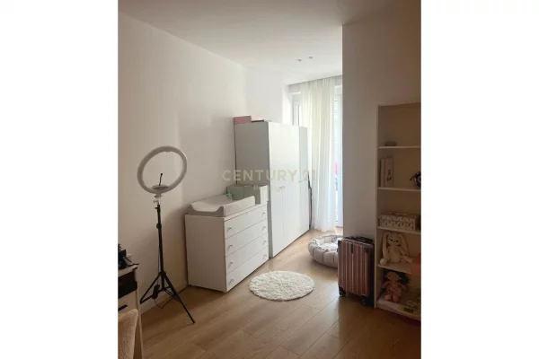 Shtepi me qera Apartament ne Tirane, 2+1, Mobilimi E mobiluar, Pagesa 800  Euro.