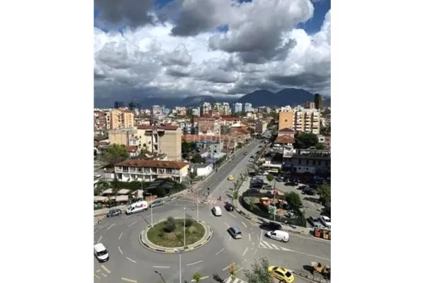 Ambient biznesi ne shitje 1+1 ne Tirane - 1,300,000 Euro