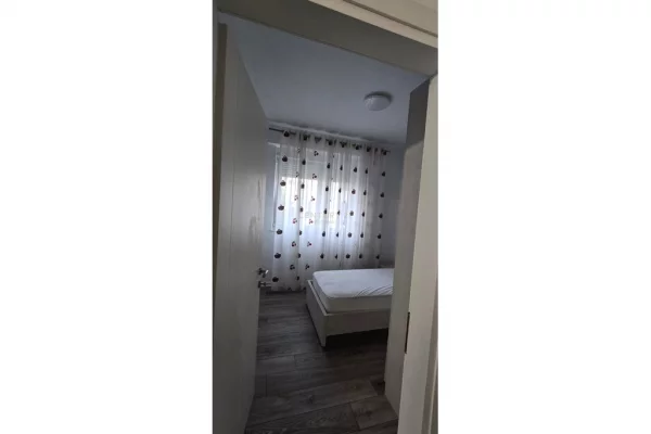 Shtepi me qera Apartament ne Tirane, 2+1, Mobilimi E mobiluar, Pagesa 630  Euro.