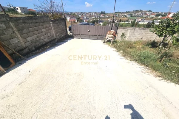 Kapanon me Qira ne Babrru, Tirane