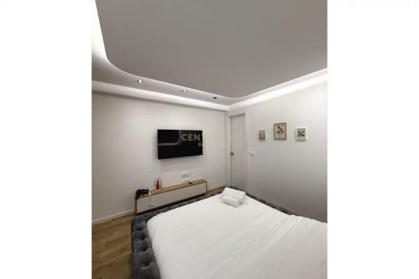 Ambient biznesi me qera 3+1 ne Tirane - 550 Euro