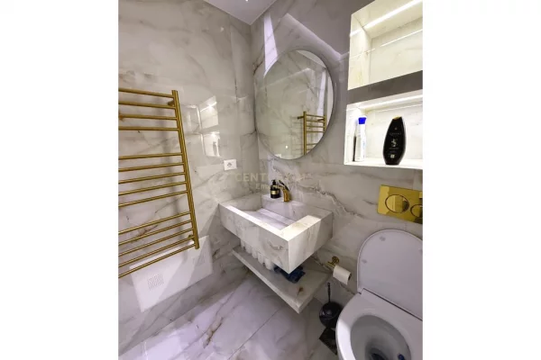 Studio me qira - 21 Dhjetori