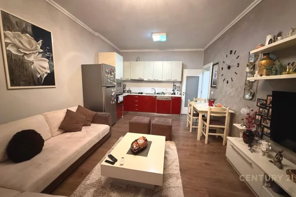 Shtepi ne shitje 2+1 ne Tirane - 225,000 Euro