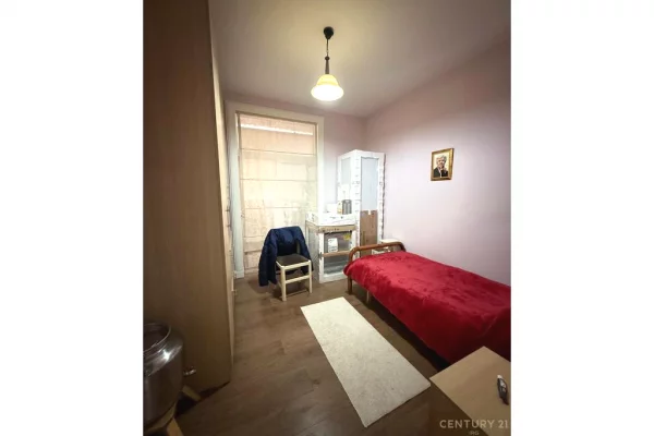 Shtepi ne shitje Apartament ne Tirane, 2+1, Mobilimi E mobiluar, Pagesa 225,000  Euro.