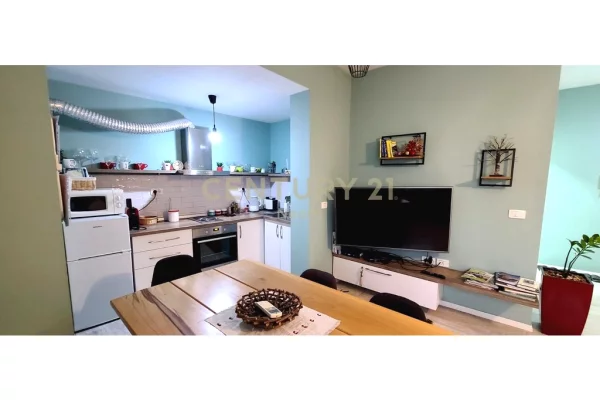 Shtepi me qera 2+1 ne Tirane - 750 Euro