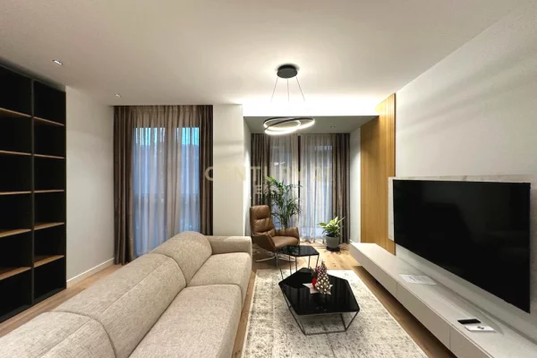 Shtepi me qera 2+1 ne Tirane - 3,500 Euro