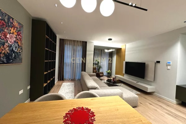 Shtepi me qera 2+1 ne Tirane - 3,500 Euro