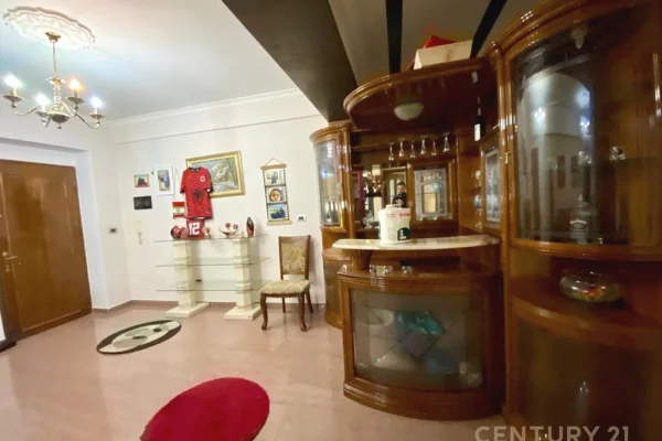 Shtepi ne shitje 2+1 ne Tirane - 290,000 Euro