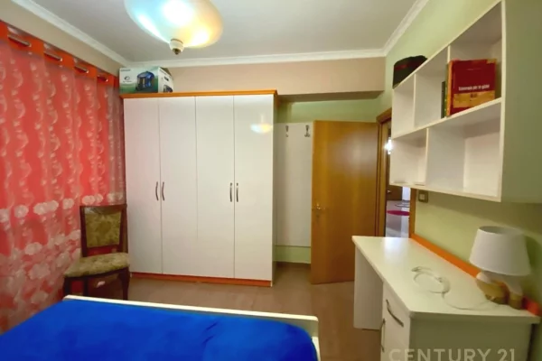 Shtepi ne shitje Apartament ne Tirane, 2+1, Mobilimi E mobiluar, Pagesa 290,000  Euro.