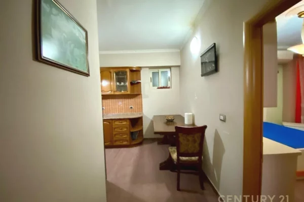 Shtepi ne shitje Apartament ne Tirane, 2+1, Mobilimi E mobiluar, Pagesa 290,000  Euro.