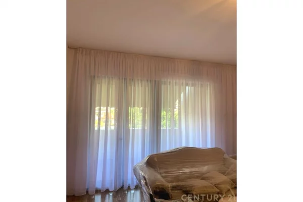 Shtepi me qera Apartament ne Tirane, 3+1, Mobilimi E mobiluar, Pagesa 2,000  Euro.