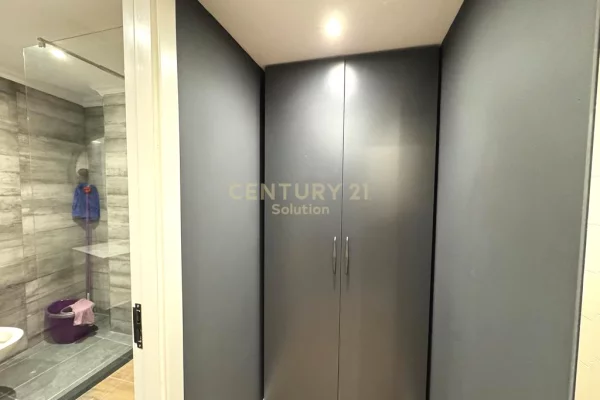 Shtepi me qera Duplex(shtepi me 2 kate) ne Tirane, 2+1, Mobilimi E mobiluar, Pagesa 700  Euro.