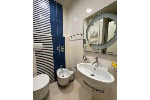 Shtepi me qera Apartament ne Tirane, 3+1, Mobilimi E mobiluar, Pagesa 1,500  Euro.