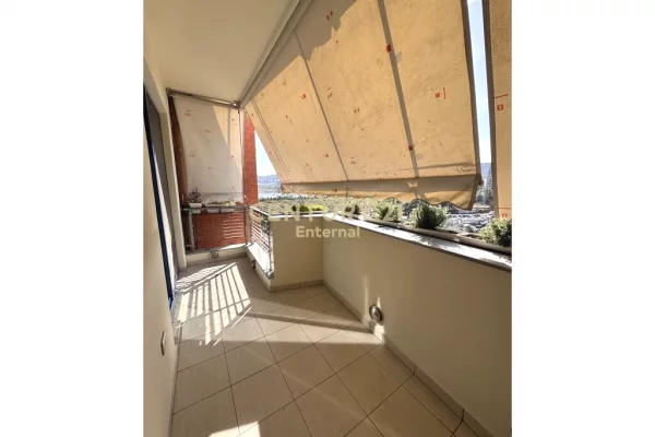 Shtepi me qera Apartament ne Tirane, 3+1, Mobilimi E mobiluar, Pagesa 1,500  Euro.