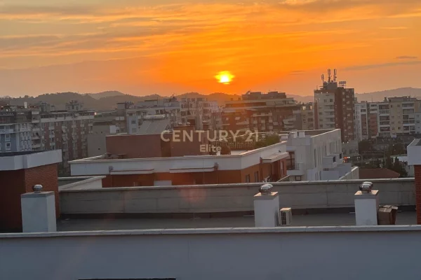 Shtepi ne shitje Apartament ne Tirane, 2+1, Mobilimi E mobiluar, Pagesa 230,000  Euro.