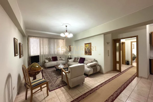 Shtepi me qera 2+1 ne Tirane - 750 Euro