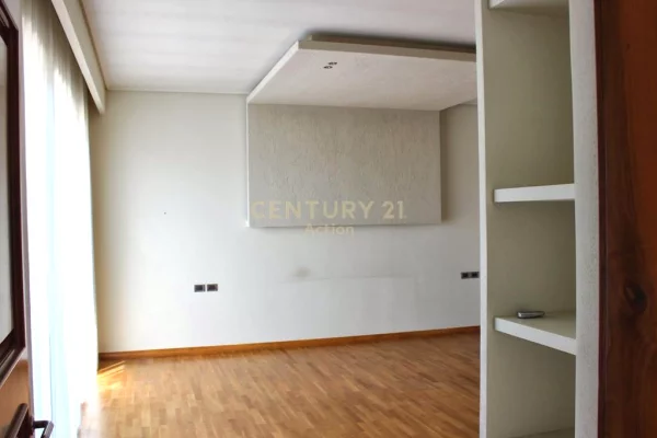 Shtepi ne shitje Apartament ne Tirane, 4+1, Mobilimi E mobiluar, Pagesa 800,000  Euro.