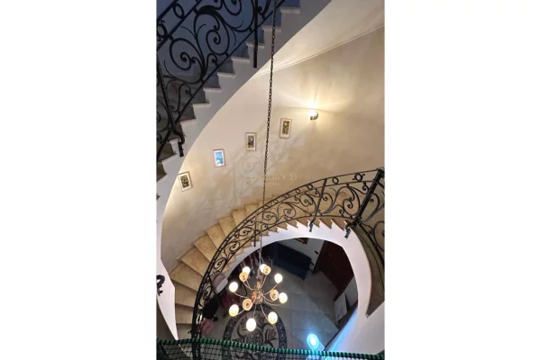 Shtepi ne shitje 4+1 ne Tirane - 800,000 Euro