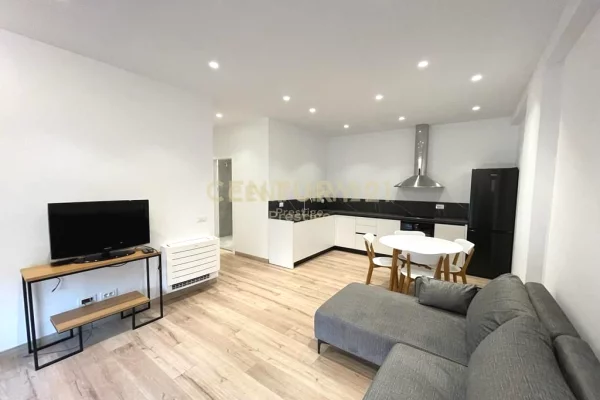 Shtepi me qera 2+1 ne Tirane - 1,500 Euro