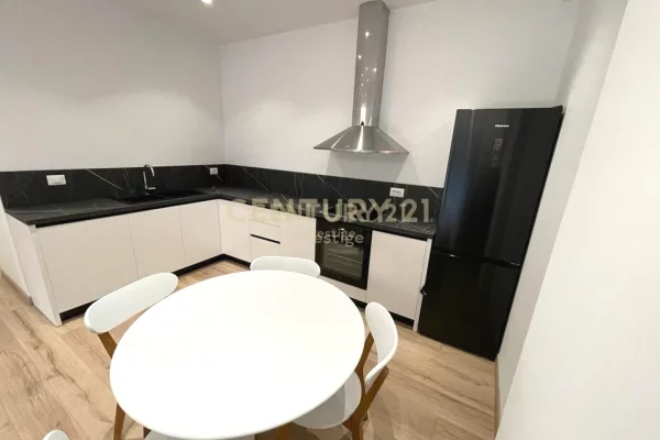 Shtepi me qera 2+1 ne Tirane - 1,500 Euro