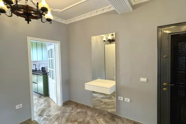 Shtepi me qera Apartament ne Tirane, 2+1, Mobilimi E mobiluar, Pagesa 850  Euro.