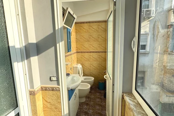 Shtepi me qera Apartament ne Tirane, 2+1, Mobilimi E mobiluar, Pagesa 850  Euro.