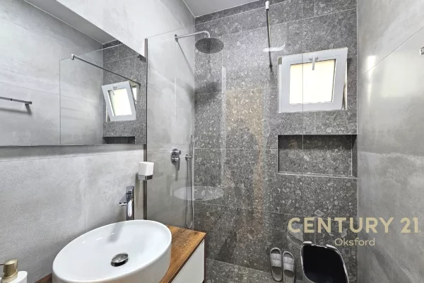 Shtepi me qera Apartament ne Tirane, 2+1, Mobilimi E mobiluar, Pagesa 750  Euro.