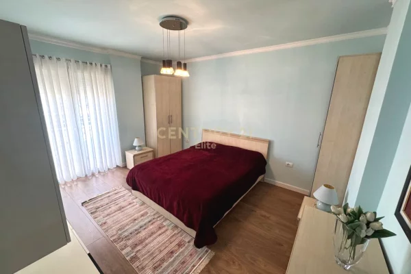 Shtepi me qera Apartament ne Tirane, 2+1, Mobilimi E mobiluar, Pagesa 1,300  Euro.