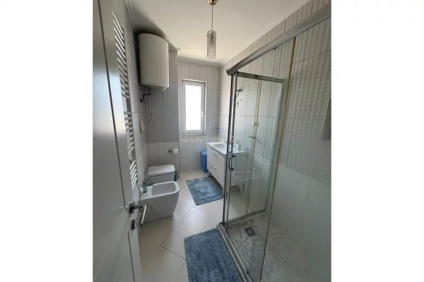 Shtepi me qera Apartament ne Tirane, 2+1, Mobilimi E mobiluar, Pagesa 1,300  Euro.