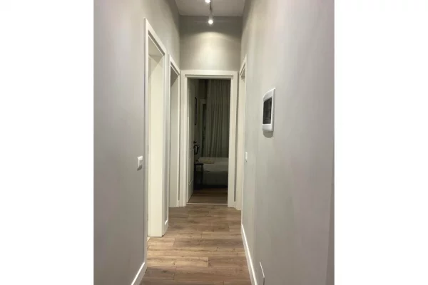 Shtepi me qera Apartament ne Tirane, 3+1, Mobilimi E mobiluar, Pagesa 1,300  Euro.