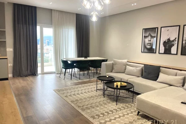 Shtepi me qera Apartament ne Tirane, 3+1, Mobilimi E mobiluar, Pagesa 1,300  Euro.