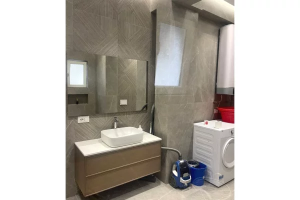 Shtepi me qera Apartament ne Tirane, 3+1, Mobilimi E mobiluar, Pagesa 1,300  Euro.