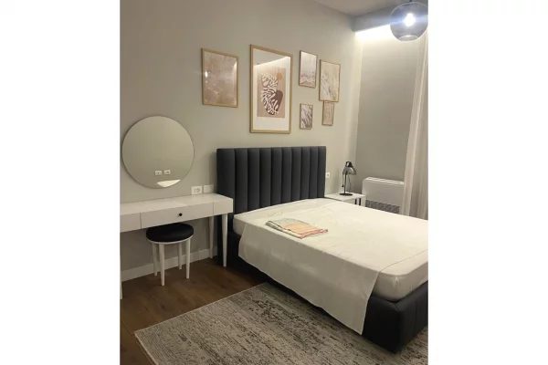 Shtepi me qera Apartament ne Tirane, 3+1, Mobilimi E mobiluar, Pagesa 1,300  Euro.