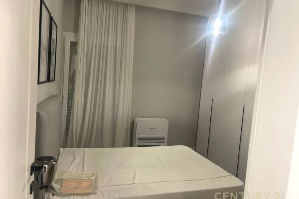 Shtepi me qera Apartament ne Tirane, 3+1, Mobilimi E mobiluar, Pagesa 1,300  Euro.