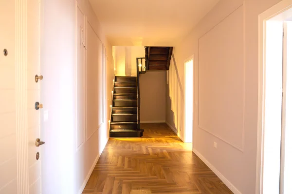 Duplex (2 storey house) for sale in Tirana 2+1, Emty