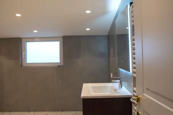 Duplex (2 storey house) for sale in Tirana 2+1, Emty