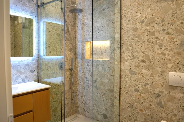 Duplex (2 storey house) for sale in Tirana 2+1, Emty