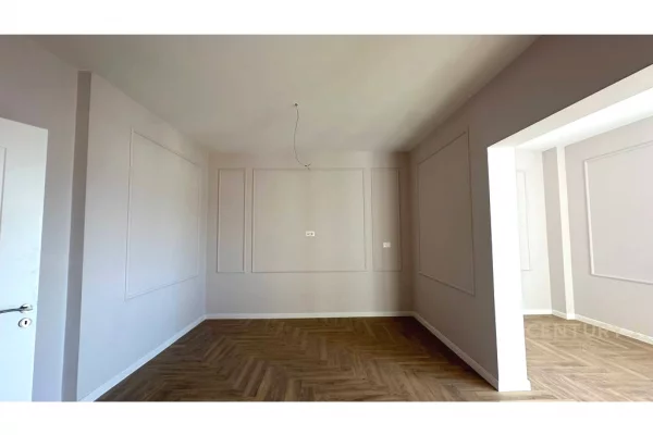 Duplex (2 storey house) for sale in Tirana 2+1, Emty