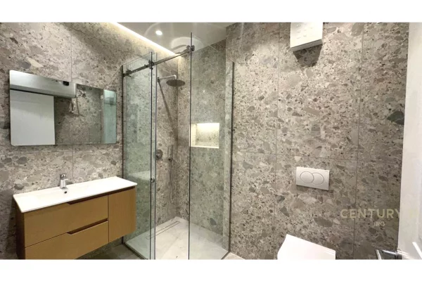 Duplex (2 storey house) for sale in Tirana 2+1, Emty