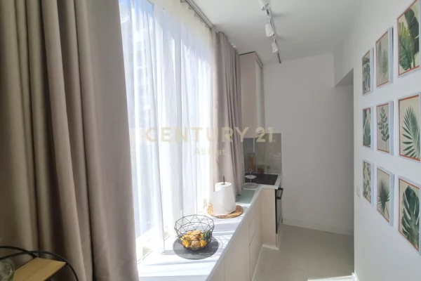 Shtepi ne shitje Apartament ne Tirane, Garsoniere, Mobilimi E mobiluar, Pagesa 108,000  Euro.