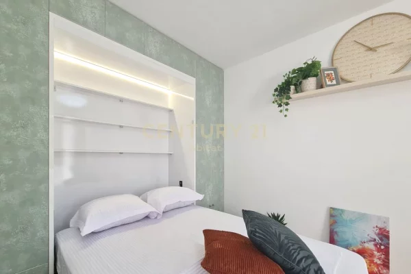 Shtepi ne shitje Apartament ne Tirane, Garsoniere, Mobilimi E mobiluar, Pagesa 108,000  Euro.
