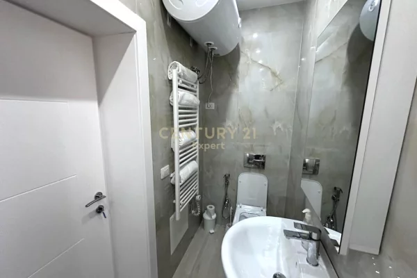 Appartamento in vendita a Tirana 2+1, Arredato